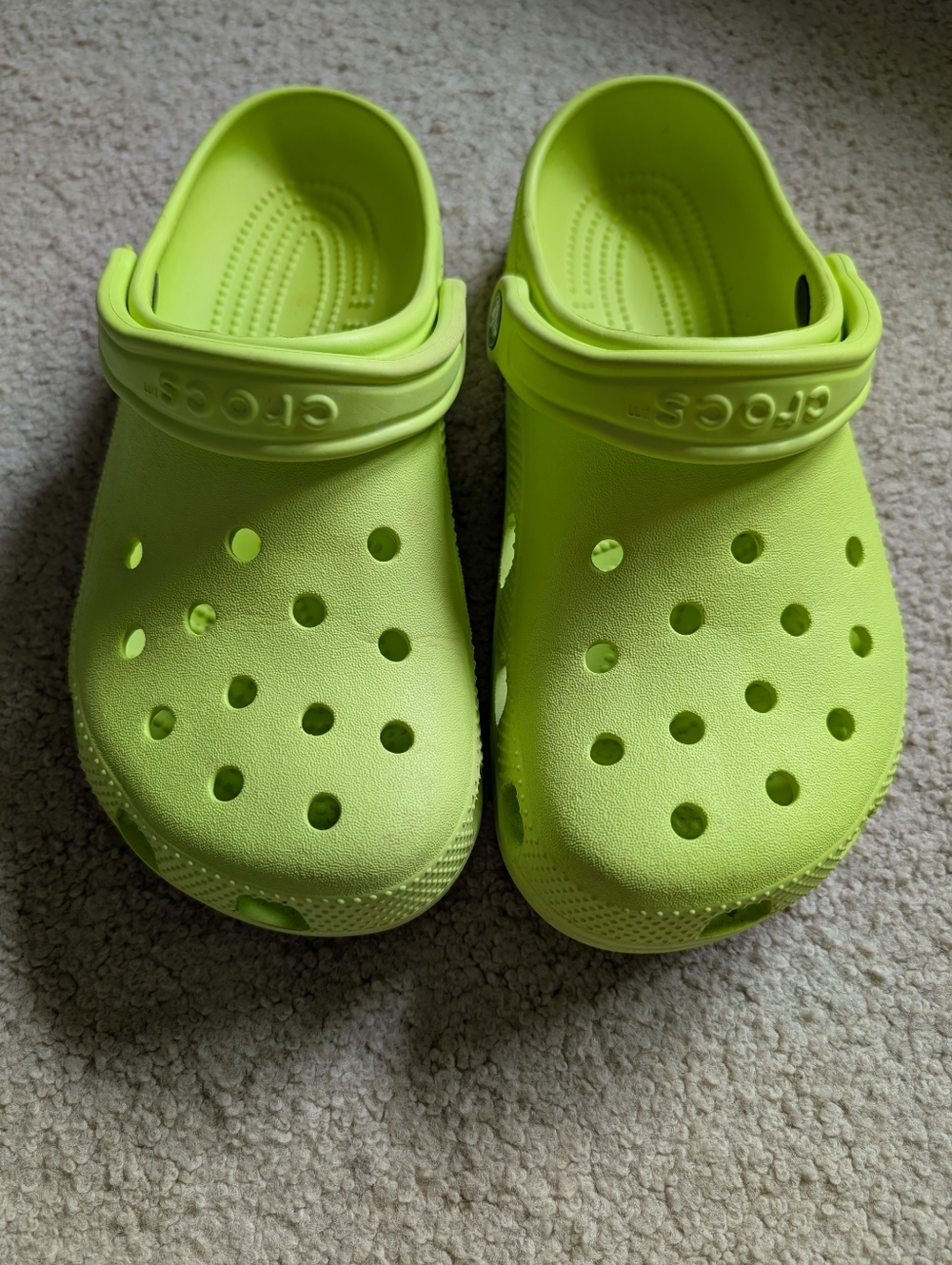 Neon Green Size J6 Or Women's Size 8-8.5 Crocs Clogs - Picture 9 of 10